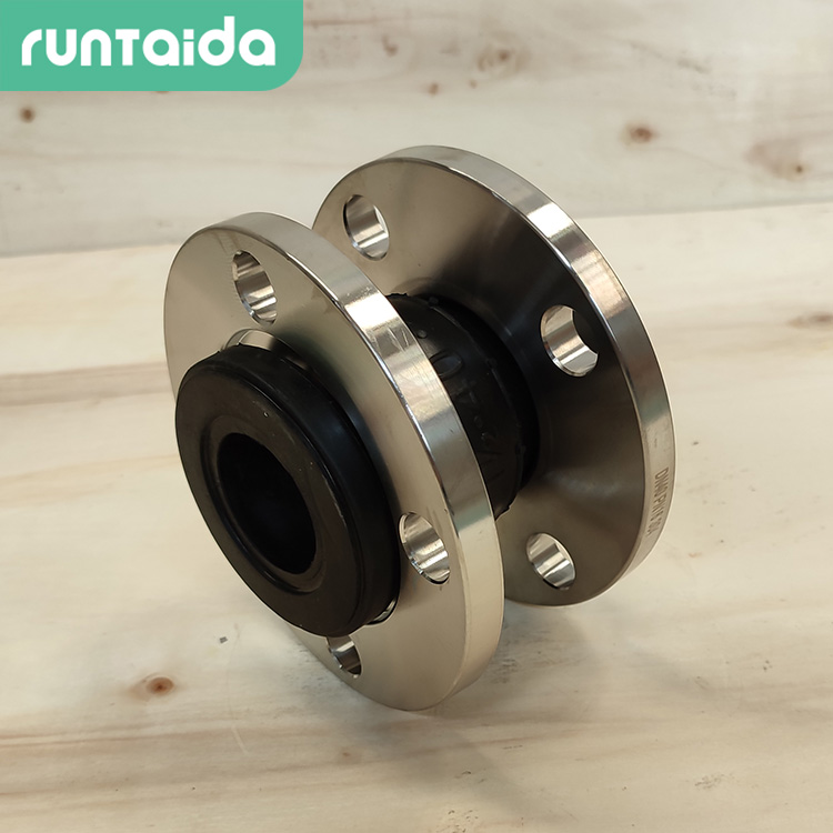 潤泰達-不（bú）鏽鋼橡膠接頭（tóu）耐酸堿橡膠軟接頭