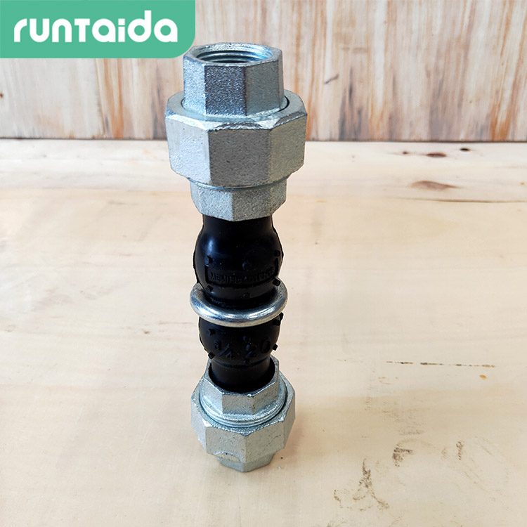 潤泰達-耐油絲扣橡膠伸縮接頭(tóu)螺紋連接橡膠軟(ruǎn)接頭